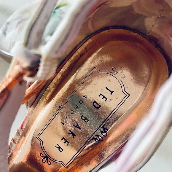 Ted Baker LONDON Multicolor Floral Canvas D’Orsay Peeptoe Strappy Heels Shoes 5 - Picture 12 of 13